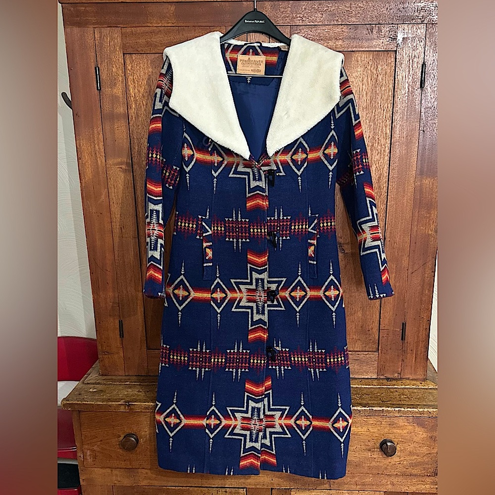 Powder River Outfitters by Panhandle blanket coat size Large